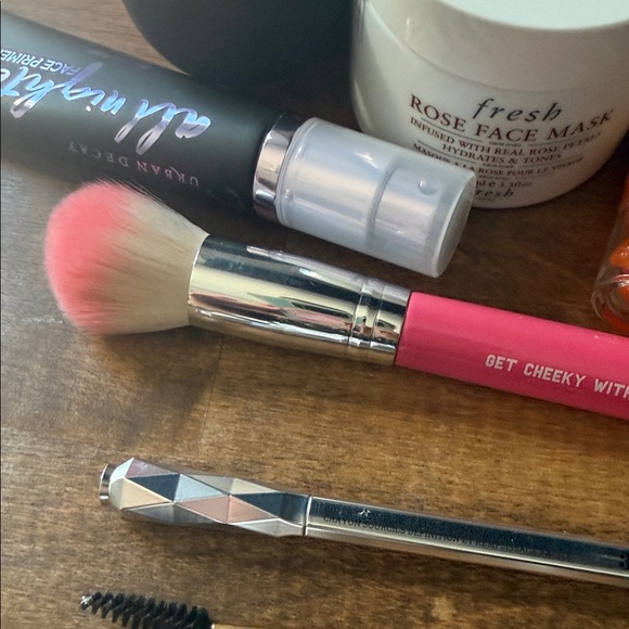 Makeup skincare bundle - Picture 8 of 12